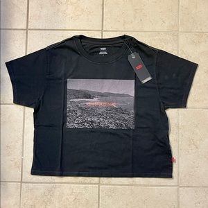 Levi’s Graphic Varsity Tee